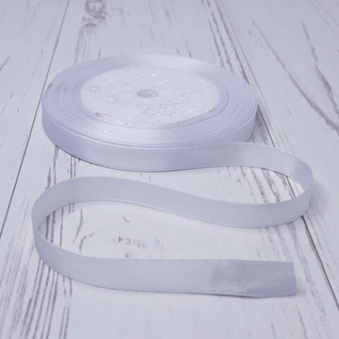 Лента атлас 1см х 25ярд белый (001)