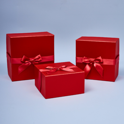 Набор коробок подарочных перламутр 3 шт 20x20x11см, 18x18x10см, 16x16x9см, красный