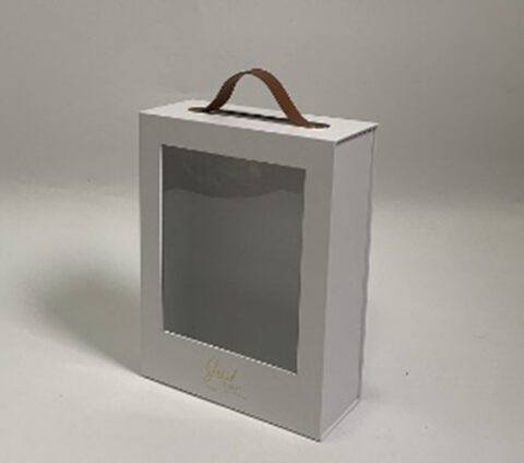 Коробка подарочная с окном 