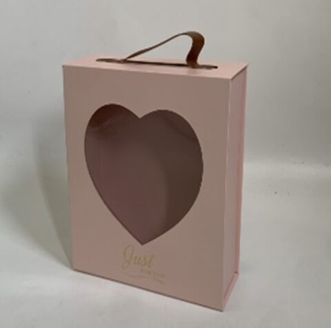 Коробка подарочная с окном 