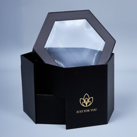 Коробка подарочная с прозрачной крышкой 