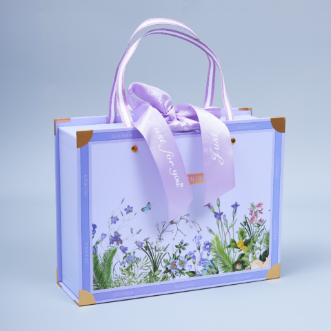 Коробка подарочная 