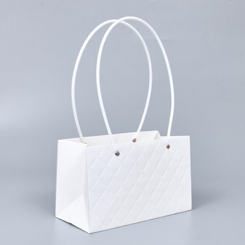 Картонный пакет с ручками 