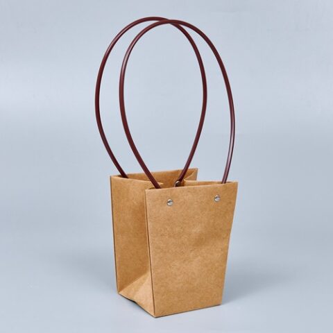 Картонный пакет с ручками, 13*9,5*15,5см, крафт