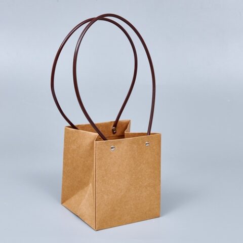 Картонный пакет с ручками, 13*12*15см, крафт